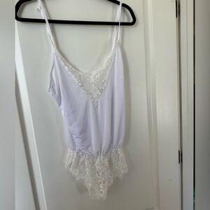 White nightie. Size XL LACE